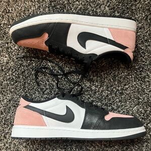 Jordan 1 Low Bleached Coral Size 11.5 VNDS